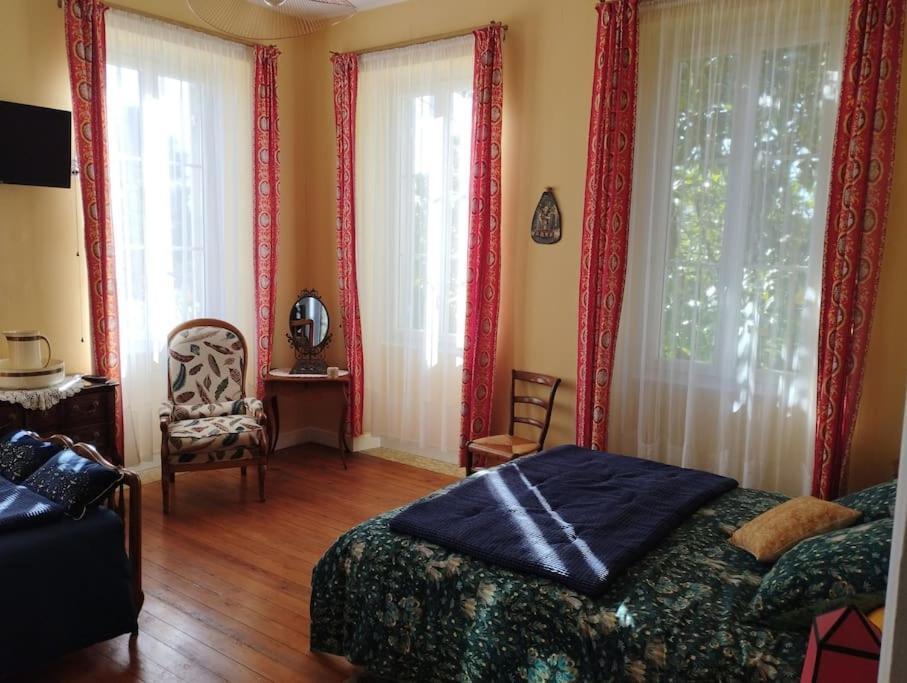 Gite La Burthe Monprimblanc Экстерьер фото